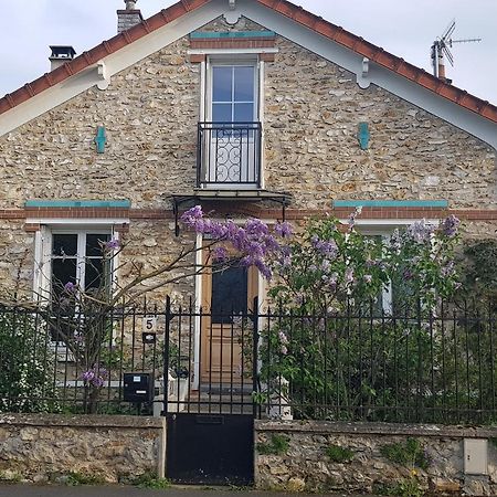 Le Vieux Tilleul Vaires-sur-Marne Luaran gambar