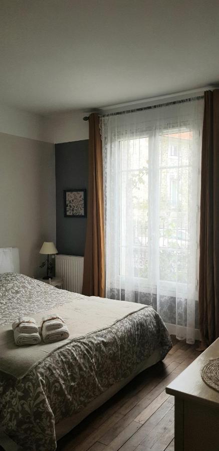 Le Vieux Tilleul Vaires-sur-Marne Luaran gambar